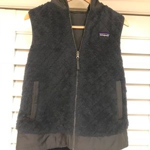 PATAGONIA grey fur reversible vest size Medium